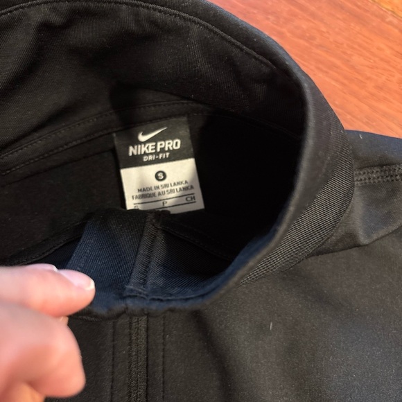 Nike Pro Dri-FIT Black Jacket - Picture 2 of 3